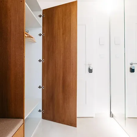 Cozy Skylit Studio In Centre Prag