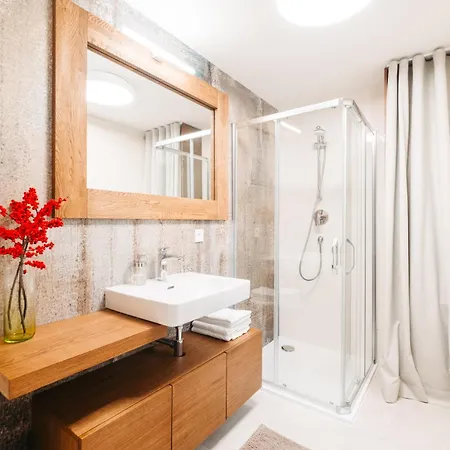 Cozy Skylit Studio In Centre * Praga
