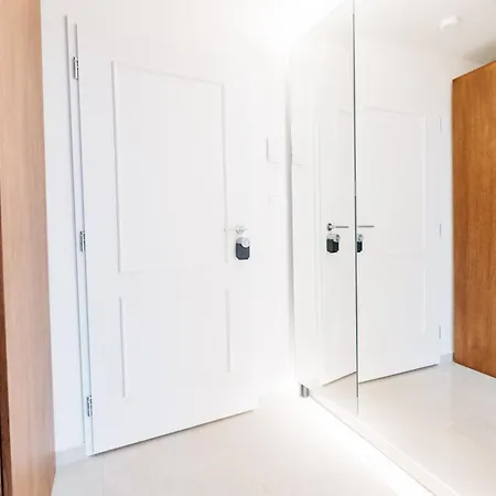 Cozy Skylit Studio In Centre Apartament Praga